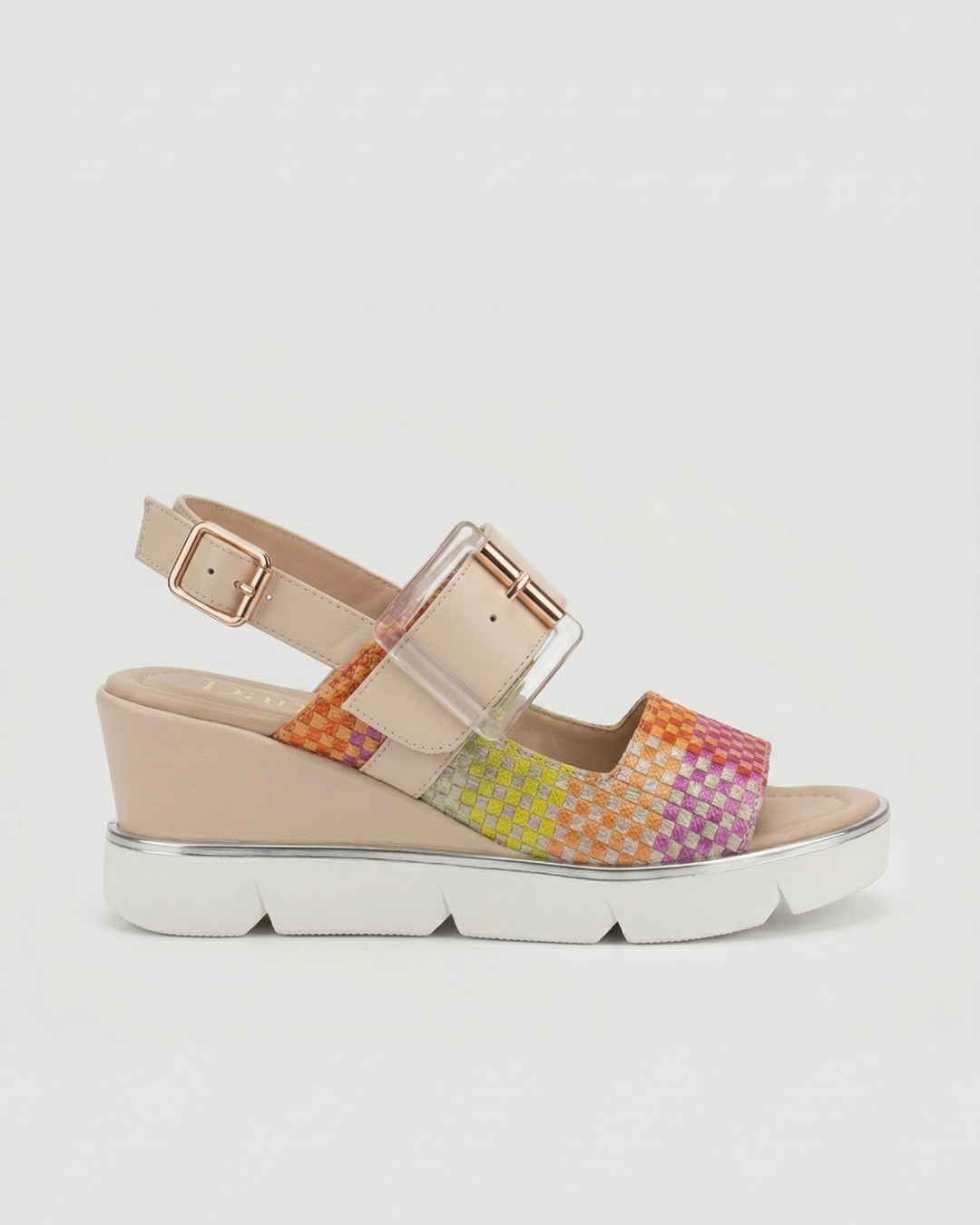 Sandalia cuña mujer charol beige suela sport blanca modelo Ana Dansi 8481B 2