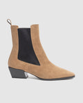 botin-tacon-geometrico-serraje-avellana-vega-perfil.jpg -> Vista de perfil del botín Vega estilo Chelsea en piel serraje color avellana con tacón angulado de 3,5 cm