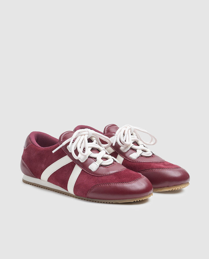 Zapatilla mujer elegante  Detalle texturas piel y serraje en flaterinas color granate Dansi SNEAKER1 2