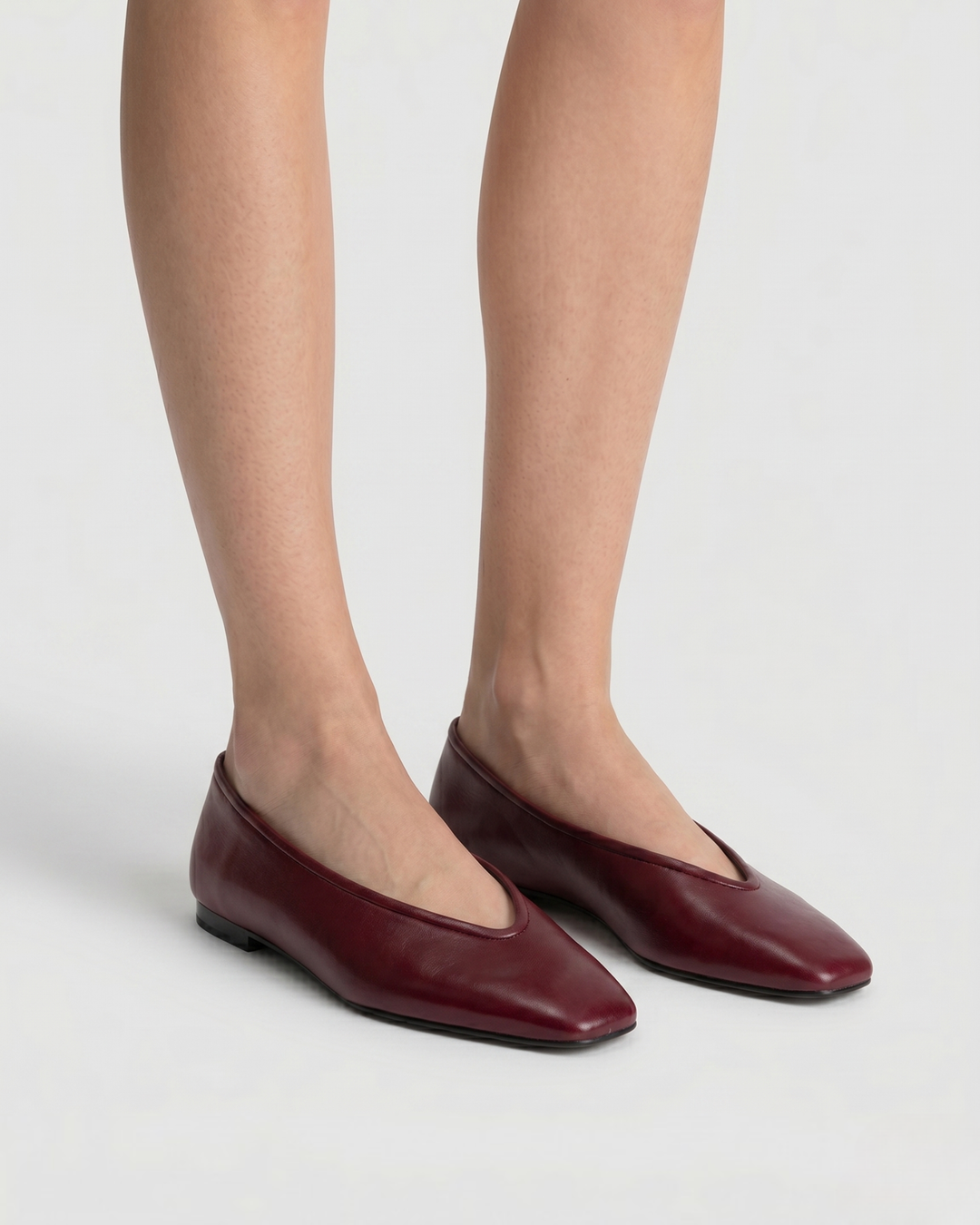 Zapato plano mujer piel mestizo color granate escote alto modelo Katherna Dansi