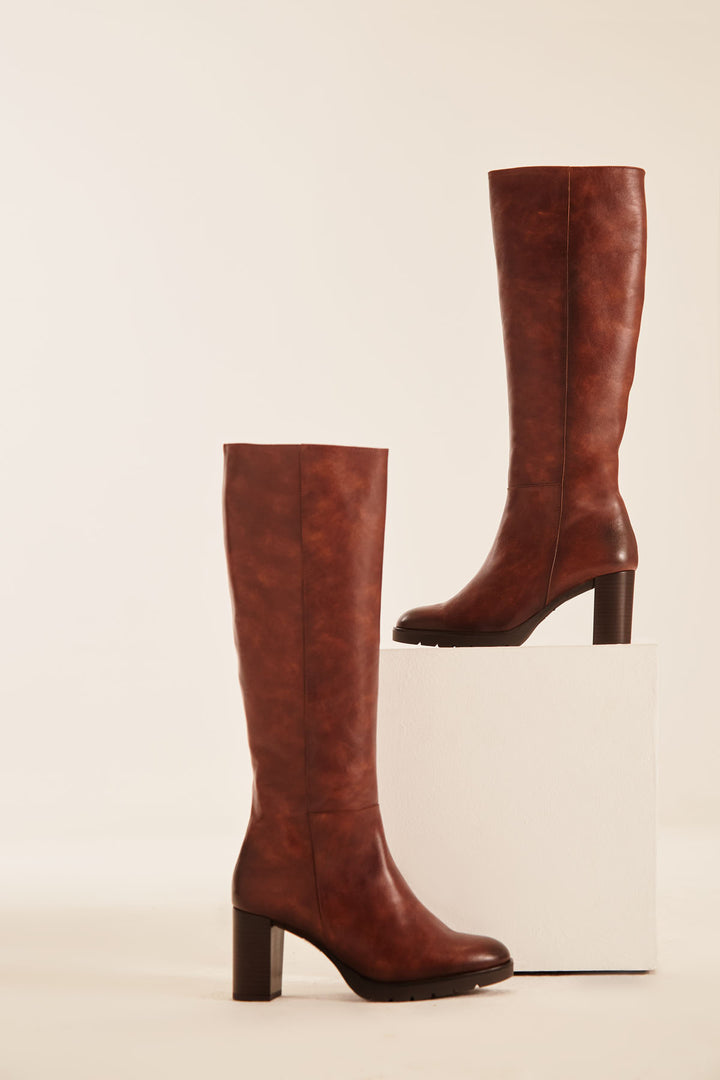High boots with special wide CÁDIZ heel